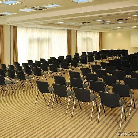 Nh Altstadt Otel 4*